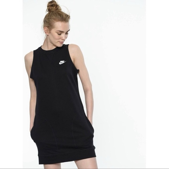 NIKE Icon Class Dress - Picture 1 of 6